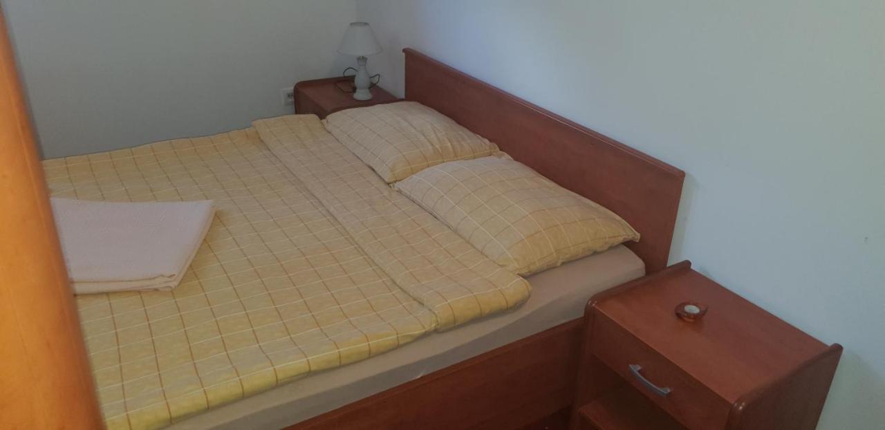 Klet Jana Bed & Breakfast ยาสเตรบาร์สโก ภายนอก รูปภาพ