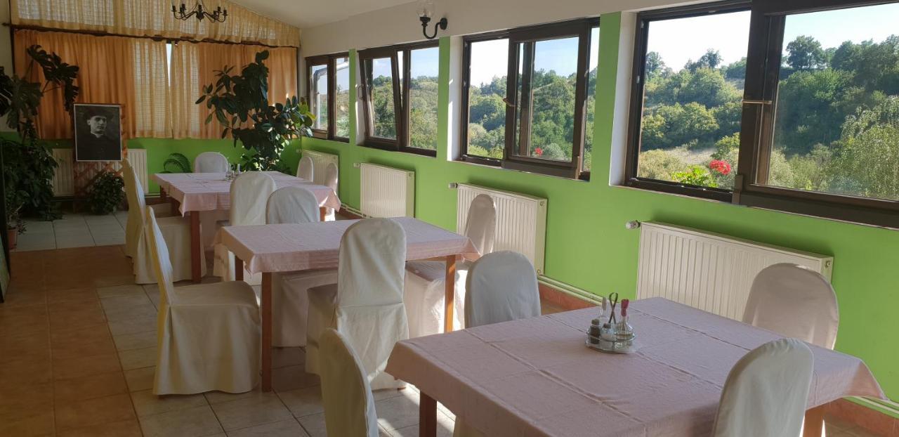 Klet Jana Bed & Breakfast ยาสเตรบาร์สโก ภายนอก รูปภาพ